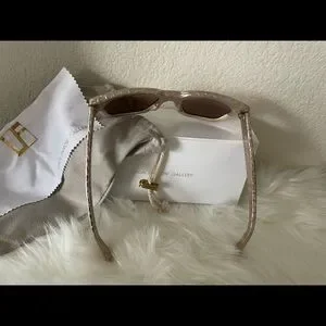 Linda Farrow exclusive snake skin D frame sunglasses two toned gold and cream. Linda Farrow | Accessories | Linda Farrow Exclusive Snake  main image 4
